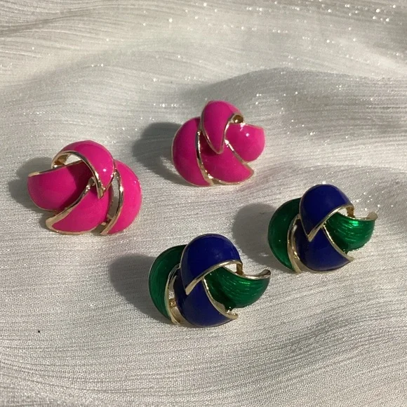 🌸 2 Pairs of Vibrant Colored GoldTone Acrylic Glossy Earrings